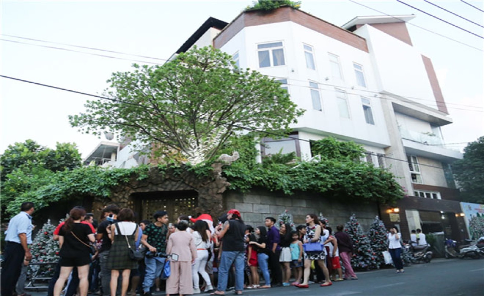 Biệt thự của Đàm Vĩnh Hưng đã được bán hàng trăm tỉ