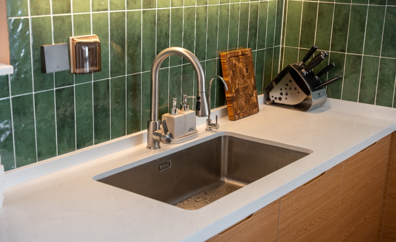 Chậu rửa bát một ngăn hay hai ngăn, đâu là lựa chọn phù hợp cho căn bếp hiện đại?