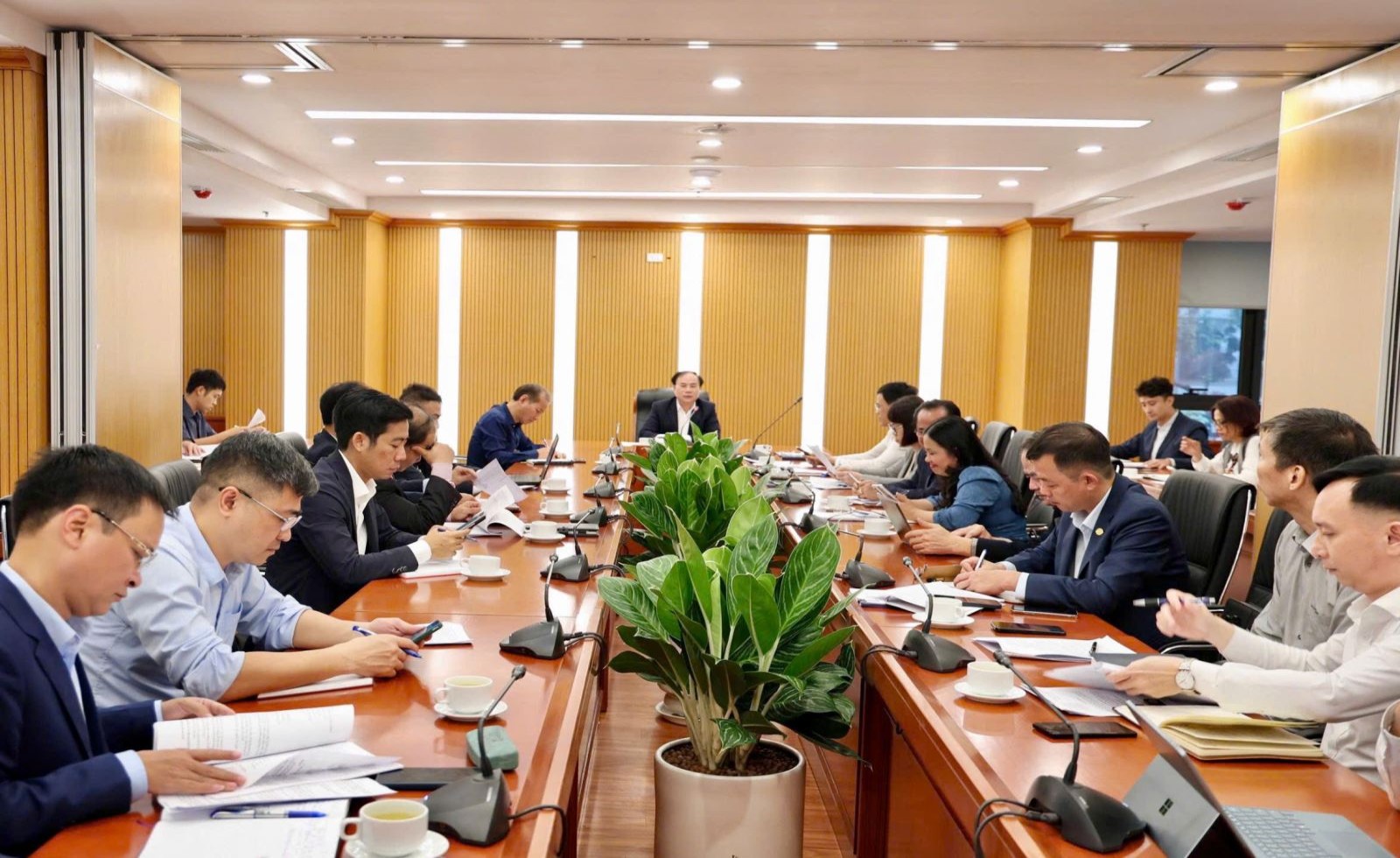 Chưa từng có trong lịch sử: Việt Nam cần hơn 100.000 nhân lực để triển khai đường sắt tốc độ cao Bắc – Nam cùng loạt dự án đường sắt hàng trăm tỷ USD