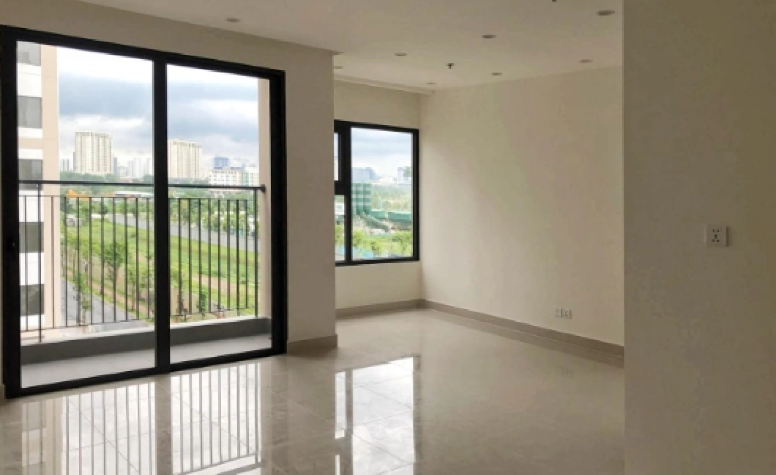 Có 3 tỷ đồng tiết kiệm nên vay mua chung cư hay chờ giá giảm?