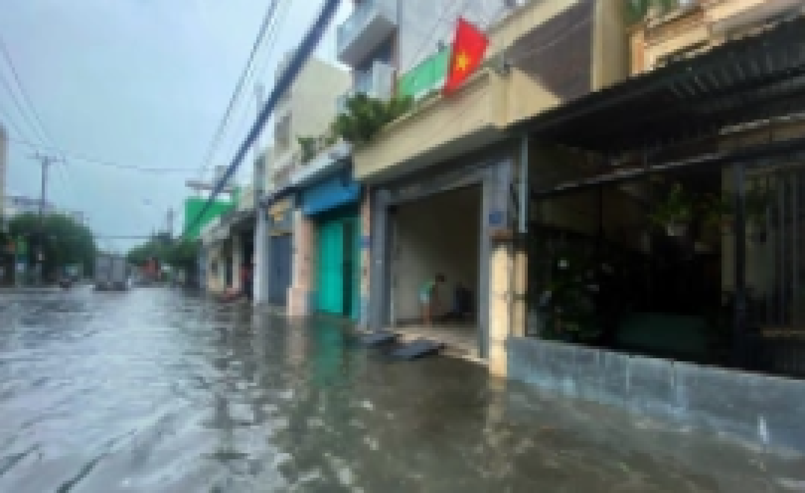 Có nên mua nhà trung tâm nhưng dễ ngập nước?