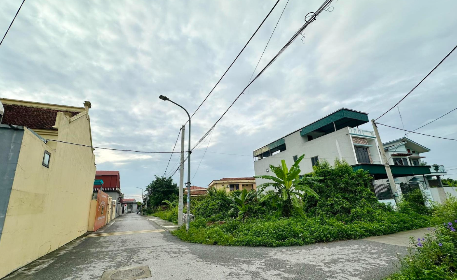 Đất vườn có sổ đỏ từ 1993, khi chuyển sang đất ở tính tiền sử dụng đất thế nào?