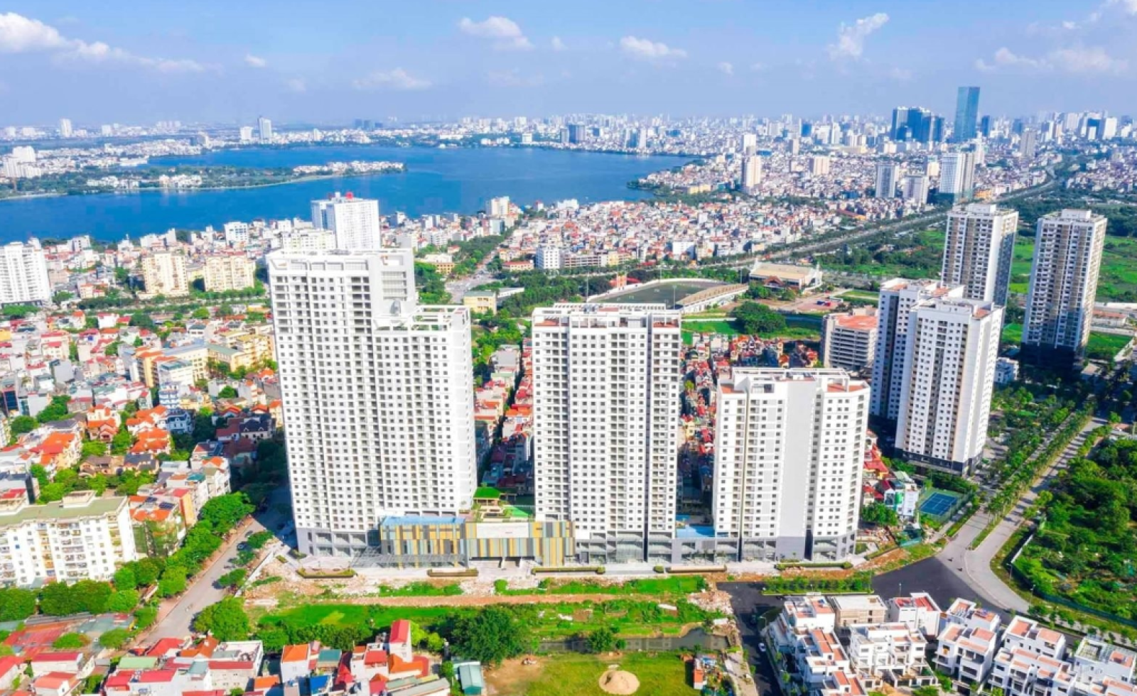 Giao dịch chung cư “đóng băng” hiếm thấy: Có tuần cả sàn không bán nổi 1 căn, nhà đầu tư giảm kỳ vọng từ lãi tiền tỷ xuống vài chục triệu vẫn khó thoát hàng