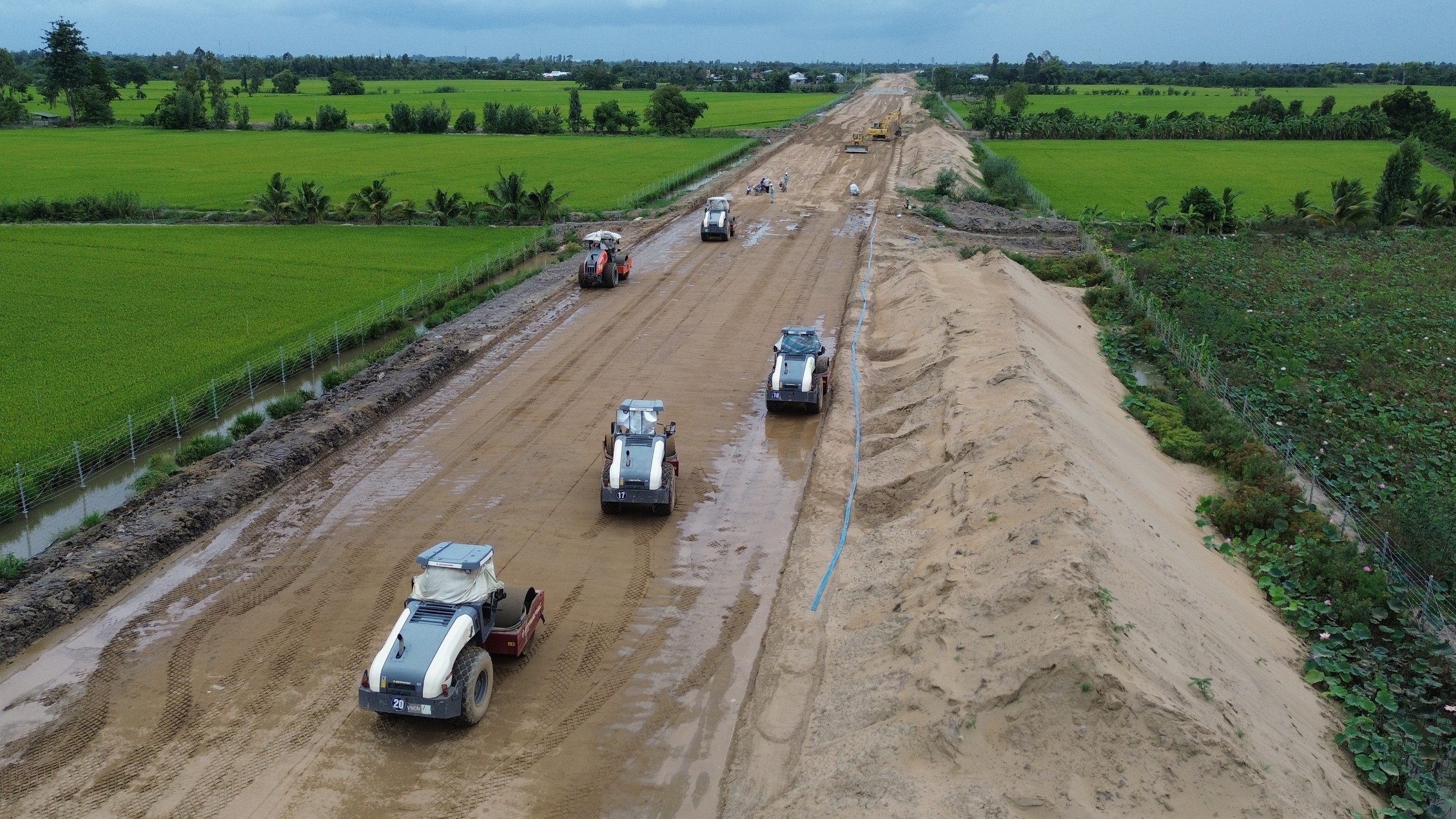 Khơi thông "mạch máu" giao thông qua Đồng Tháp đi miền Tây