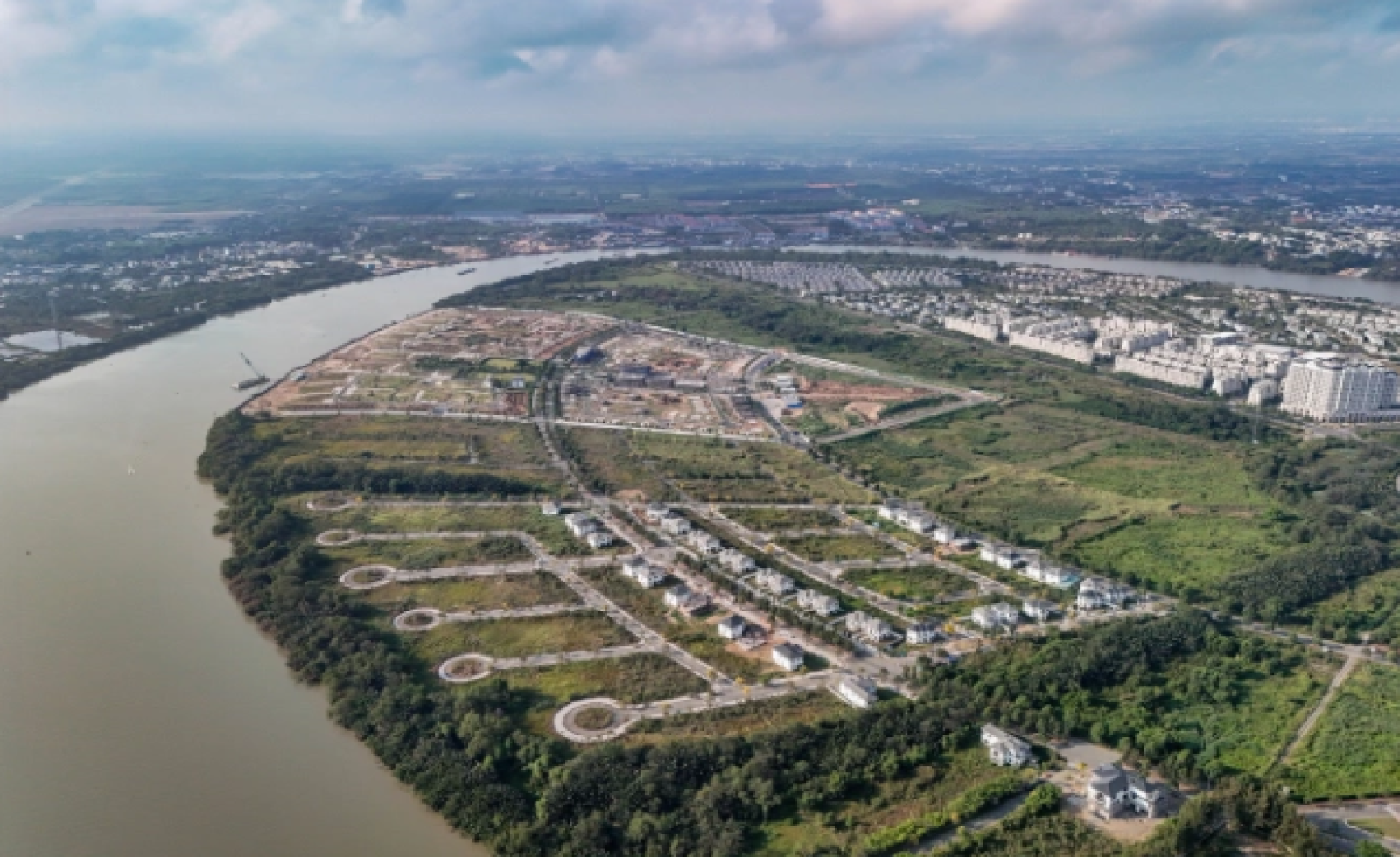 'Không nên có thành kiến với bất động sản khi kiểm soát tín dụng'