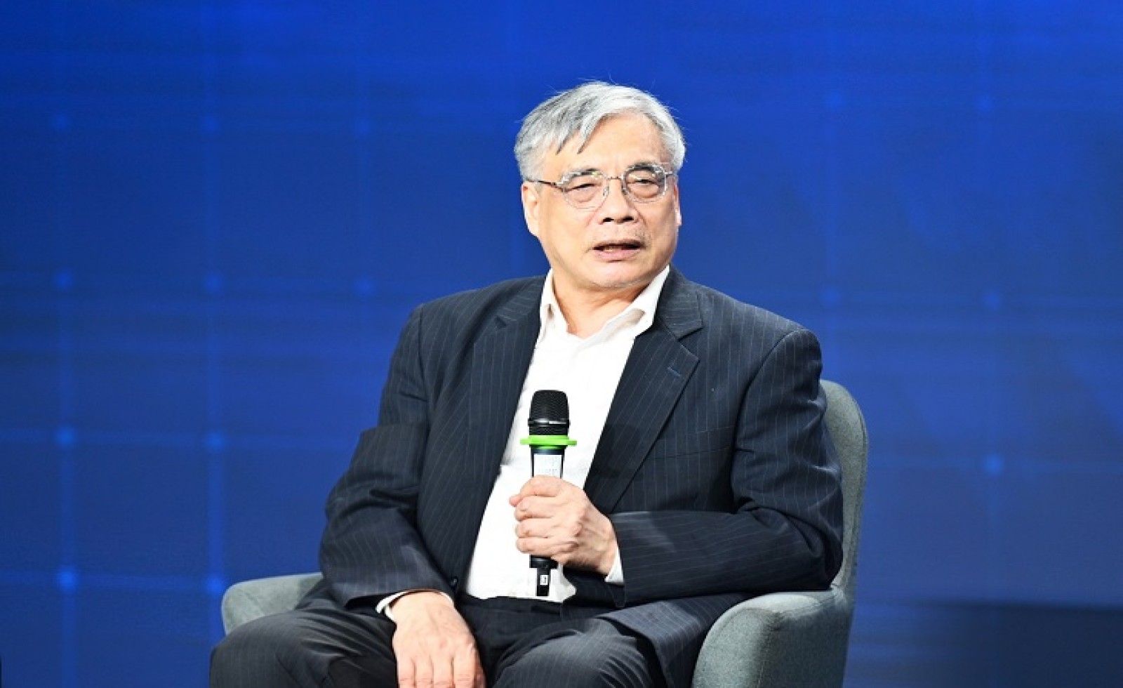 Lãi suất cho vay 15%: Mua nhà có còn kịp?