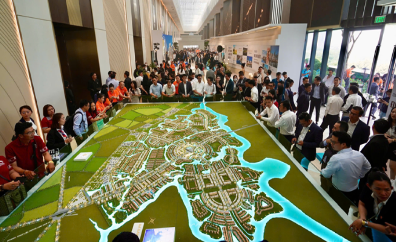 Nhà đầu tư địa ốc rục rịch cắt lỗ