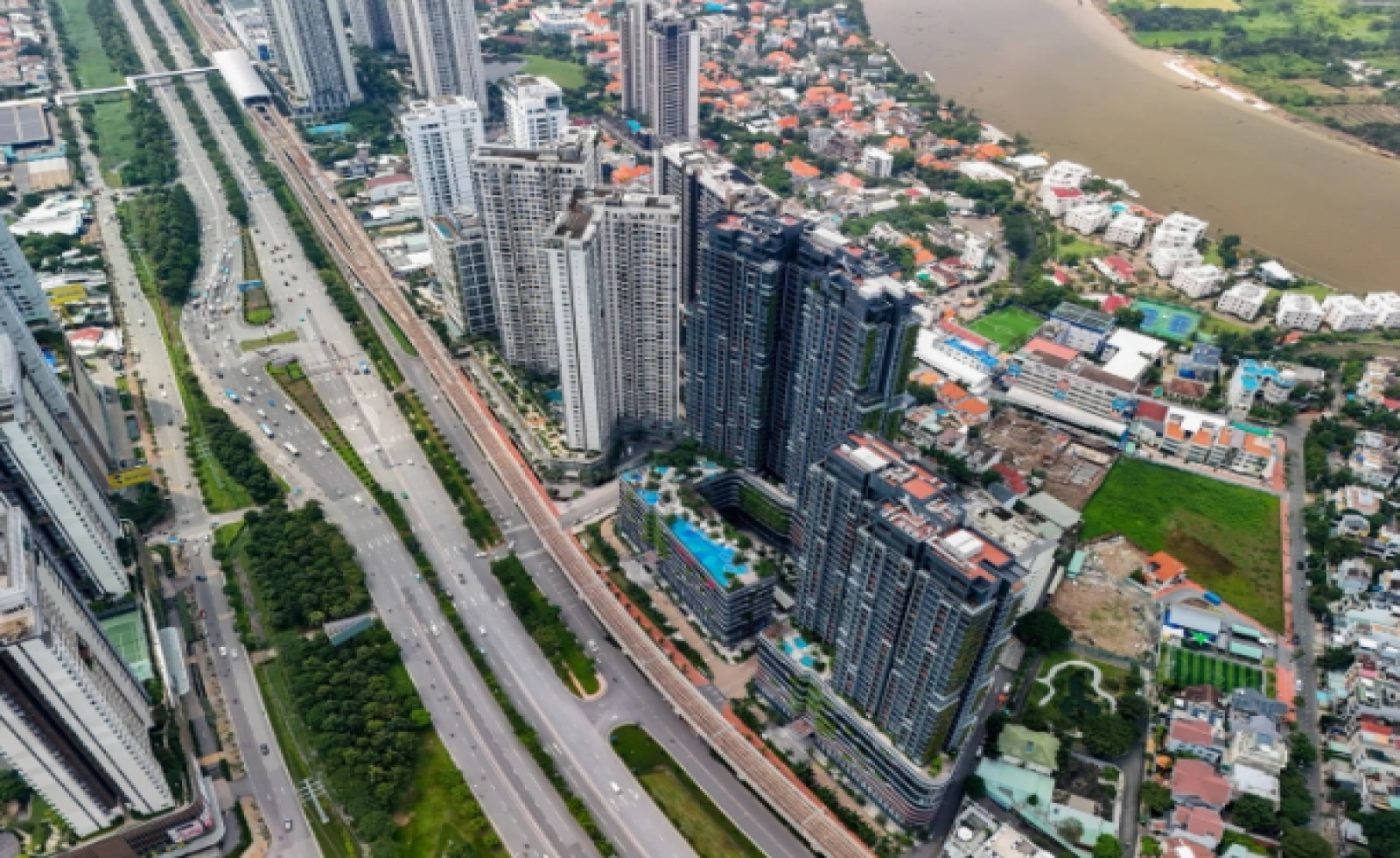 Nhiều nhà đầu tư bất động sản dừng xuống tiền vì áp lực giá và lãi vay