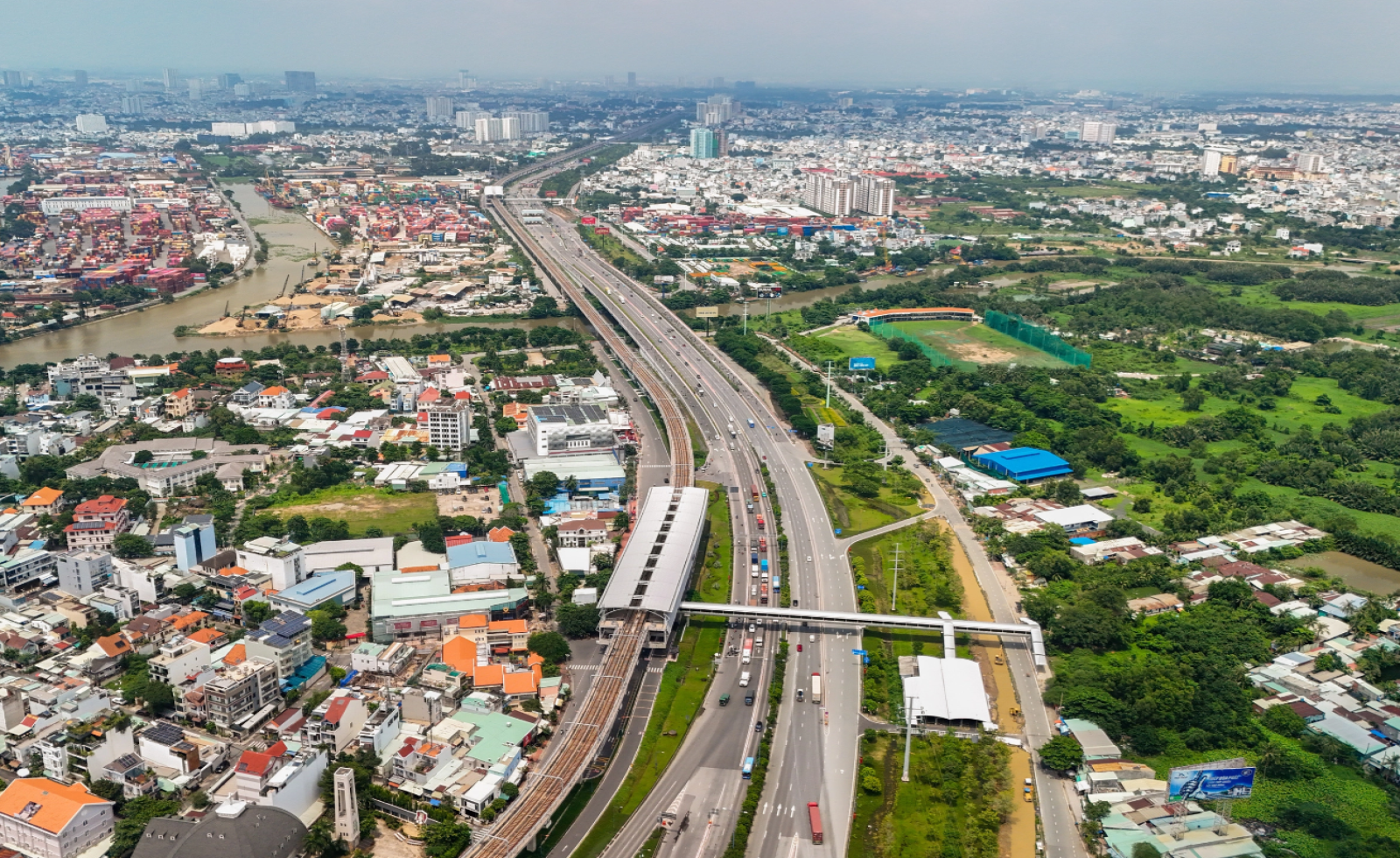 Nhiều nhà đầu tư địa ốc 'xả hàng' để bớt lỗ