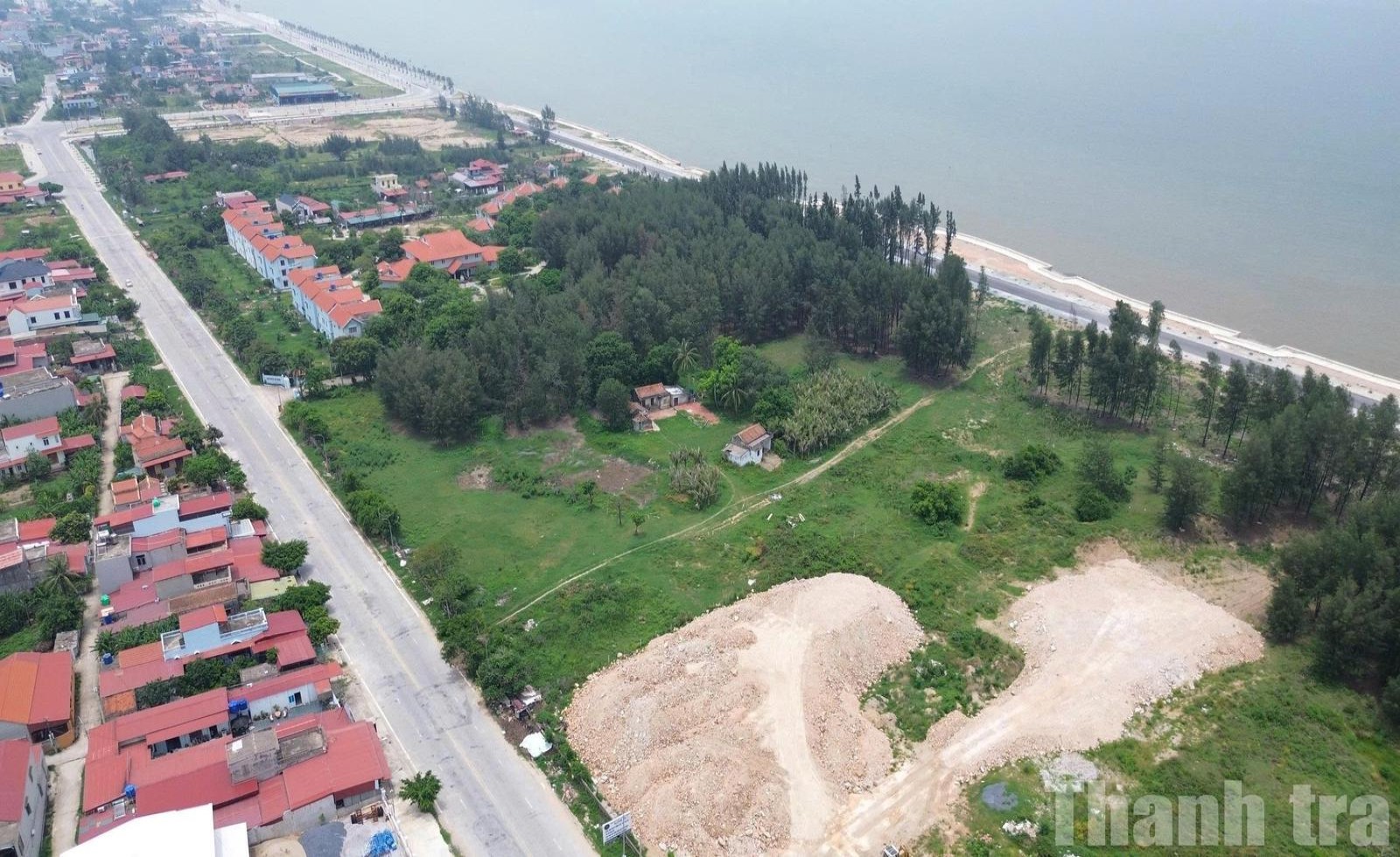 Ninh Bình: Người dân bị bít lối vào đất canh tác bởi đường 360 tỷ đồng