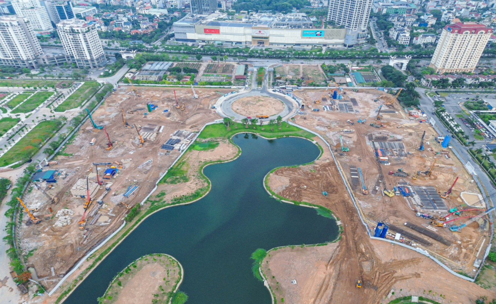 Noble West Lake Ha Noi: 12 tòa tháp 40 tầng thi công xuyên đêm, "đại công trường" lớn bậc nhất Tây Hồ Tây lộ diện