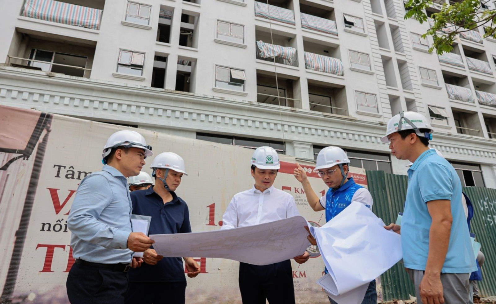 Ông Trịnh Văn Quyết trực tiếp ra công trường, dự án trên đất vàng thủ đô của FLC chạy nước rút trước giờ G