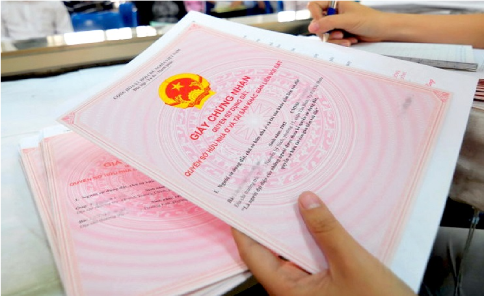 Phải sửa thông tin trên sổ đỏ, sổ hồng khi thay đổi địa chỉ thường trú?