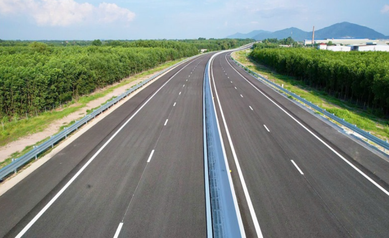 Tháng 6/2026 sẽ hoàn thành 2 tuyến đường kết nối sân bay Long Thành