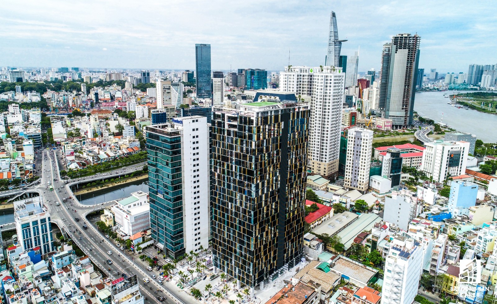 Tòa tháp "cao thứ 2 Việt Nam" đang được xây tại thành phố miền Trung: 69 tầng cao 400m "vượt mặt" Bitexco, bên trong là siêu tổ hợp đa chức năng