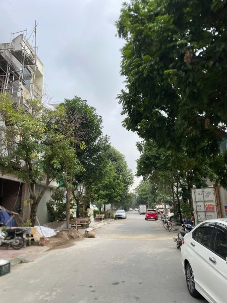 Bán đất khả lễ 2 mặt đường nguyễn hoàng nghị. Cạnh trường quốc tế kinh bắc. Diện tích 80m mặt tiền 4m hướng tây bắc. Phường võ cường tỉnh bắc ninh