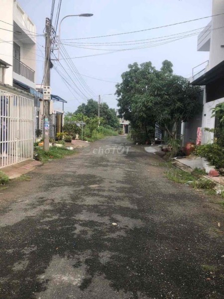 Bán đất khu dân cư tân xuyên lộ nhựa, sau là sông gió mát quanh năm