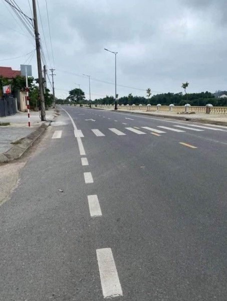 BÁN ĐẤT NỞ HẬU NGÕ HOÀNG DIỆU. ĐÔNG THANH, ĐÔNG HÀ, QUẢNG TRỊ.