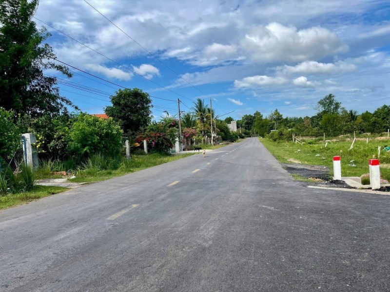 BÁN GẤP 3.000M2 GIÁ 195 TRIỆU, ĐẤT MT GẦN CHỢ, SỔ HỒNG RIÊNG
