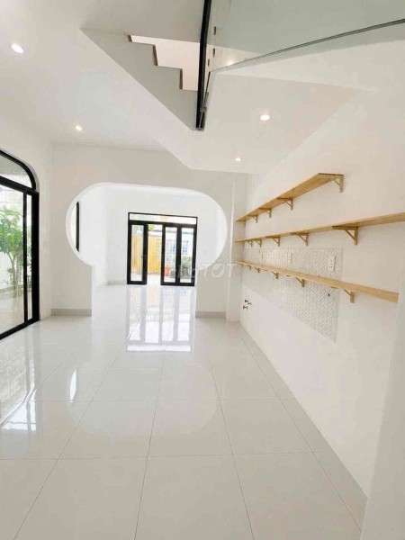 bán gấp nhà hẻm 1101 lê hồng phong