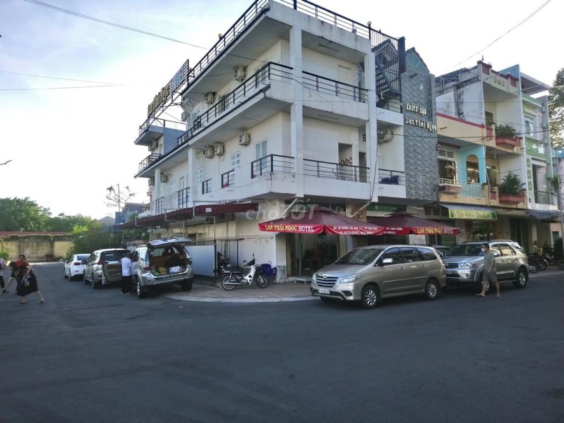 Bán khách sạn góc 2 mặt tiền trung tâm TP Cao Lãnh - Giá 18 Tỷ