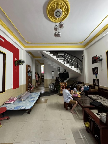 BÁN NHÀ 2 TẦNG MẶT TIỀN KHUÊ TRUNG, Ở NGAY, GIÁ CHỈ 7,7 TỶ