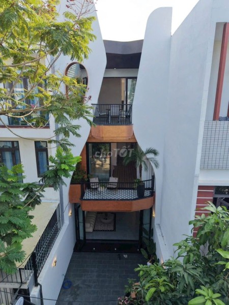 BÁN NHÀ 3 TẦNG ĐƯỜNG 7M5 HUỲNH NGỌC ĐỦ,HÒA XUÂN FULL NỘI THẤT