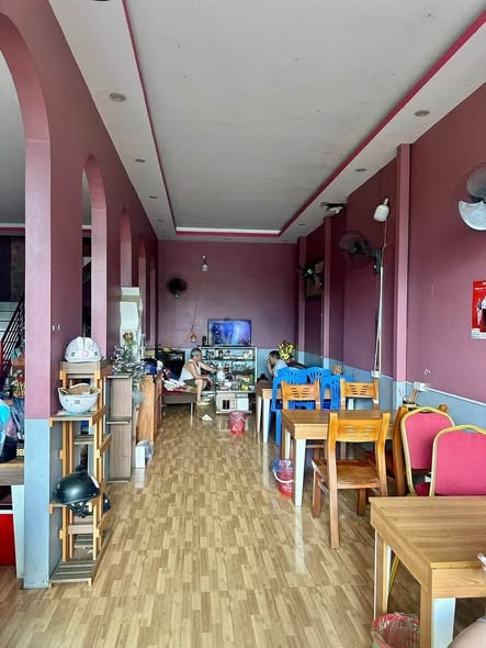 👉Bán Nhà c4 xây kiên cố , có gác xép rộng , viu đẹp trước mặt là công viên 1 /6 thoáng
