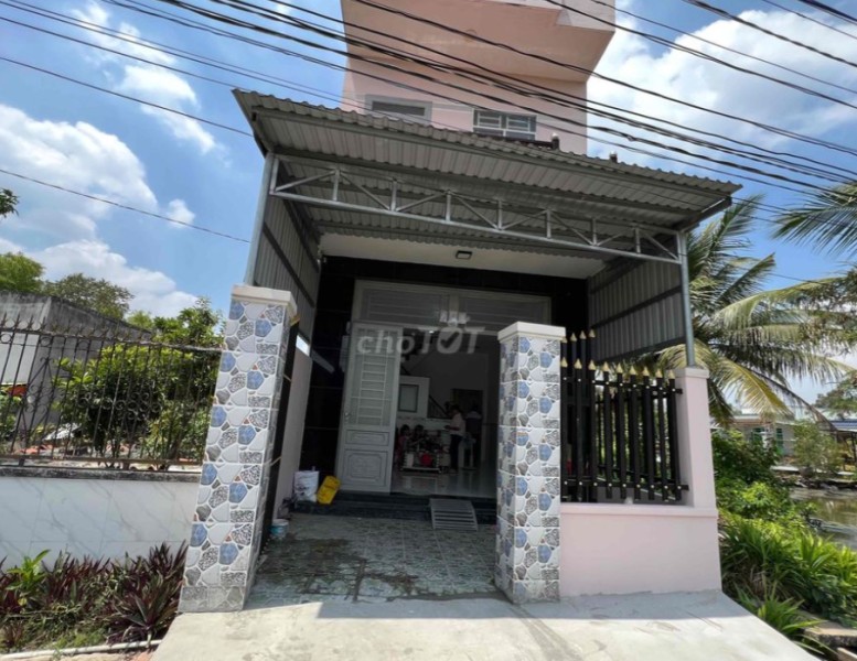 Bán nhà đẹp Ngã 3 Mỹ Lộc, sát Nhà Bè, Q7