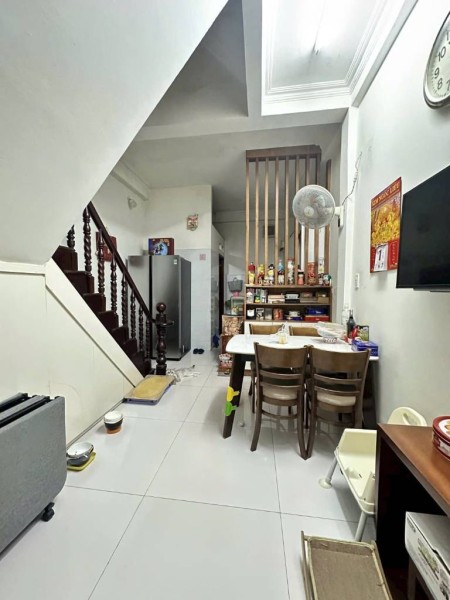 Bán nhà đường Thiên Phước, Tân Bình, sát quận 10, ĐH Bách Khoa, sát mặt tiền, 4PN giá 5,6 tỷ