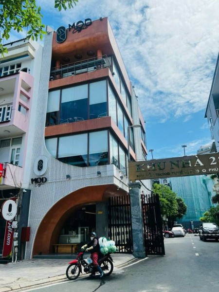 BÁN NHÀ GÓC 2 MẶT TIỀN NGUYỄN TRỌNG TUYỂN, PHÚ NHUẬN, VỊ TRÍ ĐẮC ĐỊA BẬC NHẤT