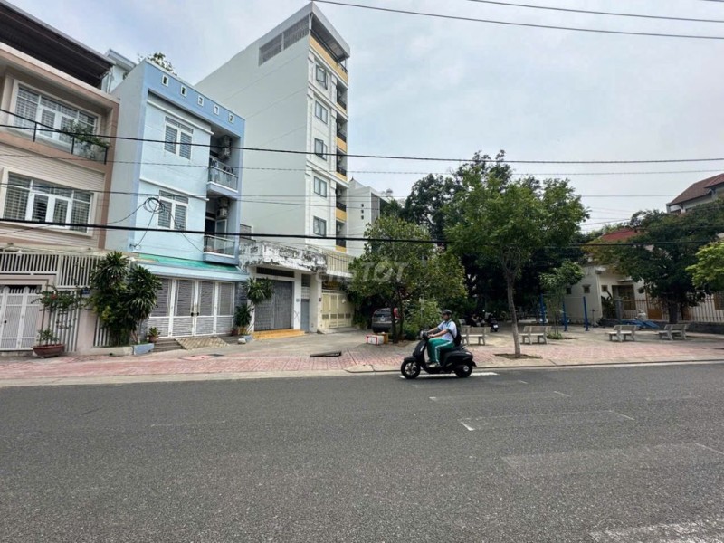 Bán Nhà Mặt Tiền Đường Nguyễn Lộ Trạch- Nha Trang Cách Biển 400 mét