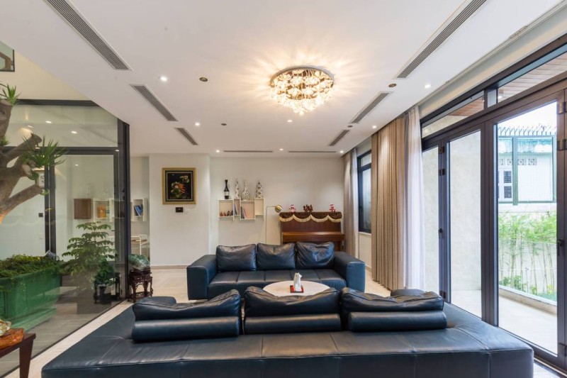 Bán nhà mặt tiền Phạm Văn Đồng, Bình Thạnh, 55m2, 4 tầng, chỉ 10.9 tỷ