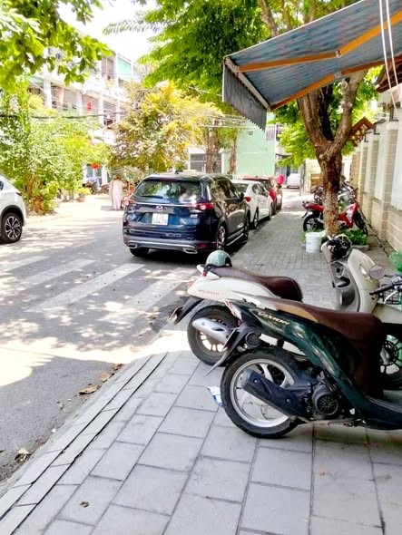 BÁN NHÀ MẶT TIỀN TIỂU LA - VÀI BƯỚC RA MẶT ĐƯỜNG LỚN 2/9. TRUNG TÂM HẢI CHÂU. KINH DOANH SẦM UẤT.