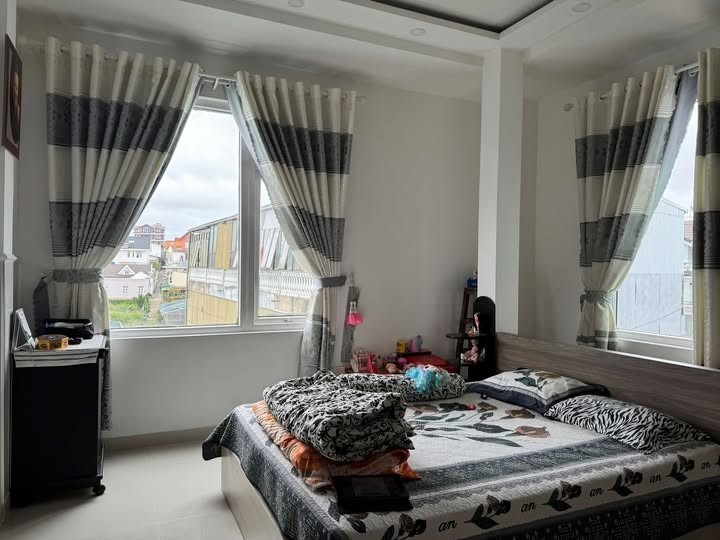 BÁN NHÀ MẶT TIỀN TRẦN KHÁNH DƯ - P. LÂM VIÊN - ĐÀ LẠT Nhà đẹp kiên cố, đang có dòng tiền ổn định, vị trí kinh doanh siêu đỉnh!