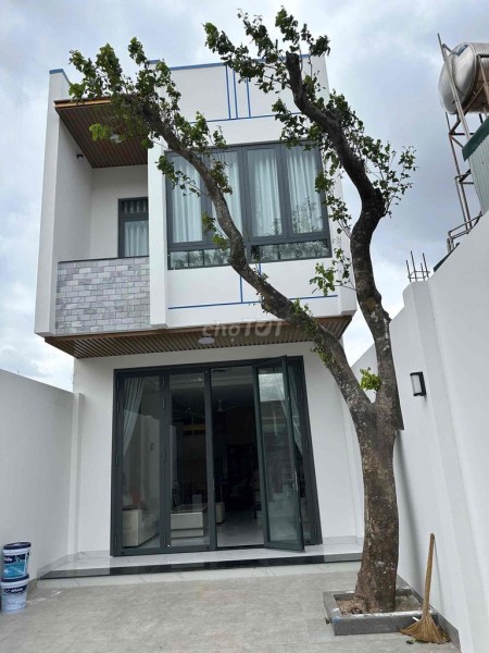 Bán nhà mê mới hẻm cấp 1 đường 19/5 – ngay khu tái định cư