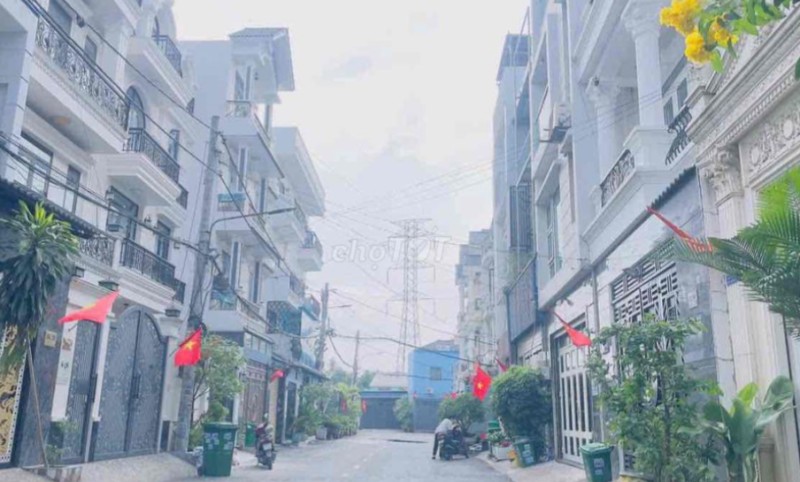 Bán nhà mới 1 trệt 3 lầu, dt 66,8m2, đường 6m khu dân cư An Ninh