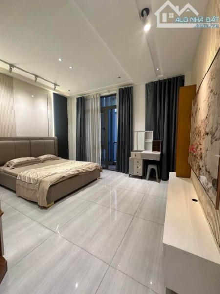 Bán nhà Phan Huy Ích, Gò Vấp, 72m2, 4 tầng, mặt tiền 7m xe tải né, 6.x tỷ
