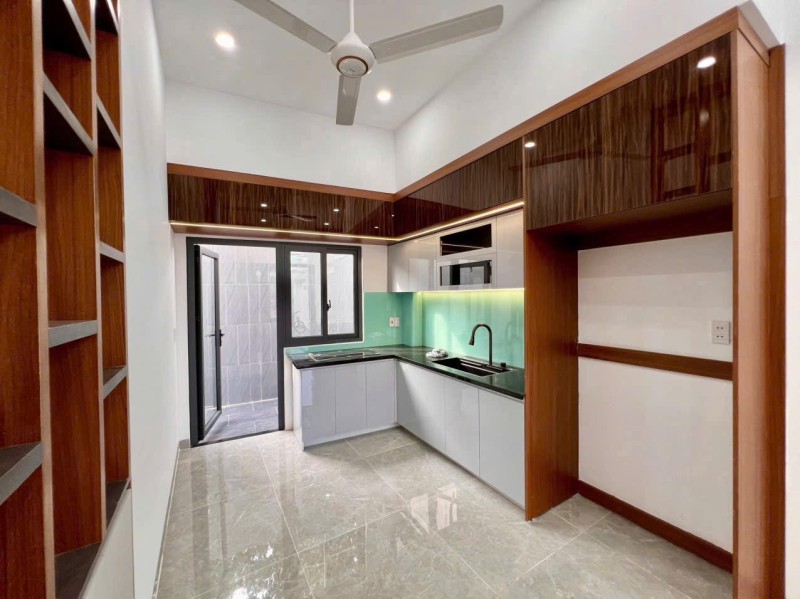 Bán/Cho Thuê nhà Phú Lợi, Thủ Dầu Một, 1 trệt 2 lầu, ngang 6,5m nở hậu, phong cách hiện đại, sang chảnh