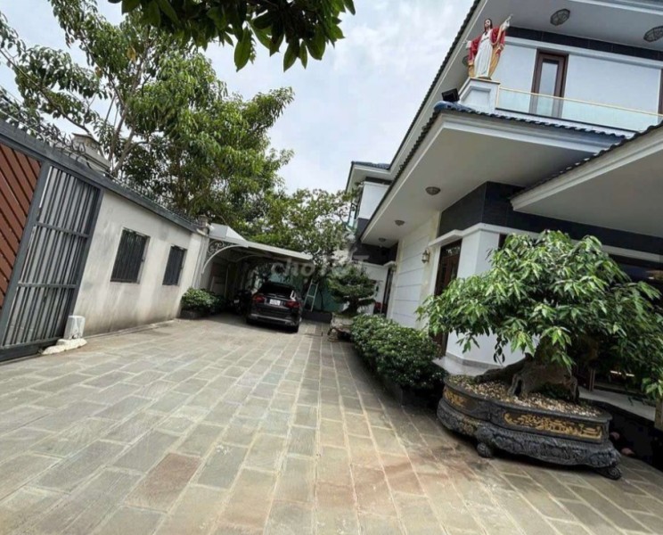 Biệt Thự Sân Vườn 610m2 Full Nội Thất Ngay Trung Tâm Thạnh Xuân