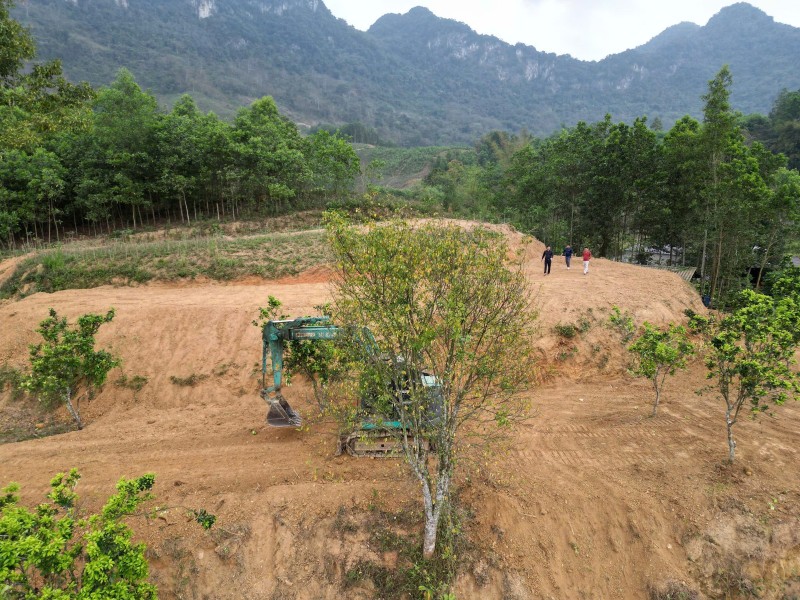 CẦN BÁN GẤP 2000m\1000m ĐẤT Ở BÁM SUỐI TẠI TÚ SƠN - KIM BÔI