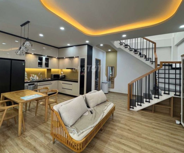 cần bán nhà mới xây nguyên căn ,nhà đẹp ,rộng thoáng,xây kiên cố