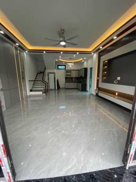 Cao Thắng nhà 3 tầng nhỉnh 6 tỉ, ô tô đỗ ngày đêm, sẵn sàng sang tên