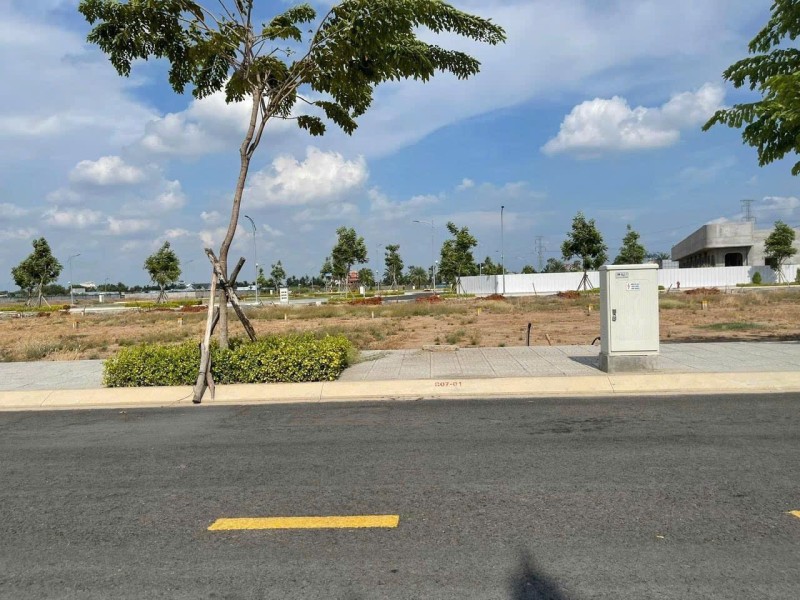 Chỉ 1,2 tỷ sở hữu 100m2 đất sổ sẵn phố kinh doanh cạnh Ga Metro, cách Sân Bay QT Long Thành chỉ 5km