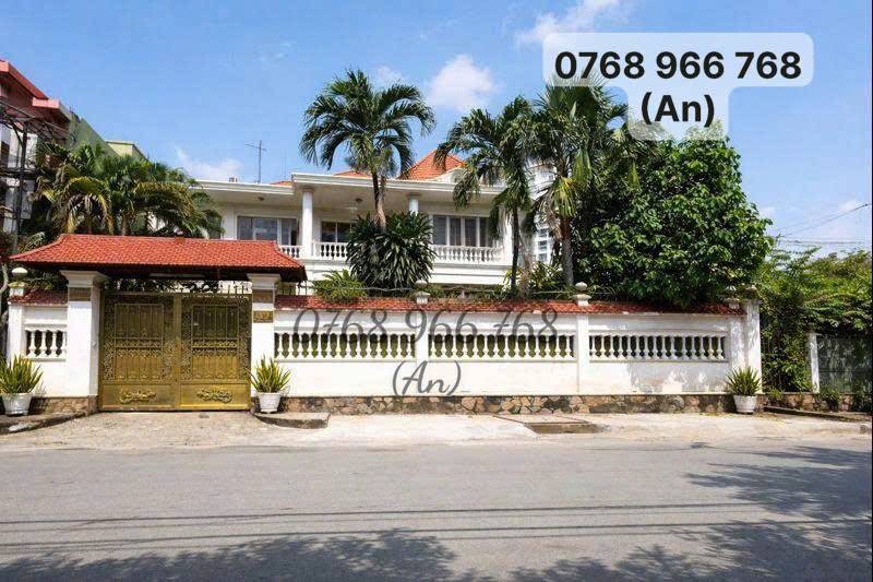 Cho thuê biệt thự sân vườn Thảo Điền, 18x33m, trệt lầu, giá 200 triệu