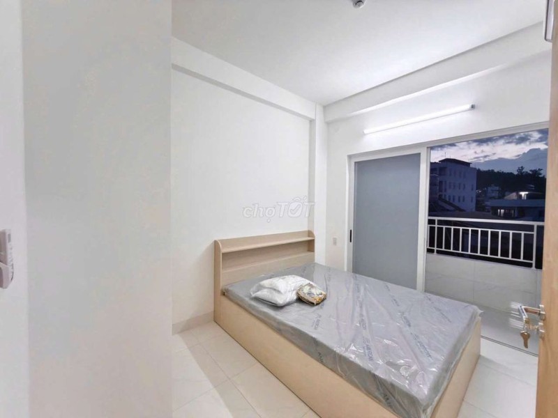 Cho thuê căn hộ 1 Phòng ngủ riêng tại Hòn chồng, có ban công, thú cưng