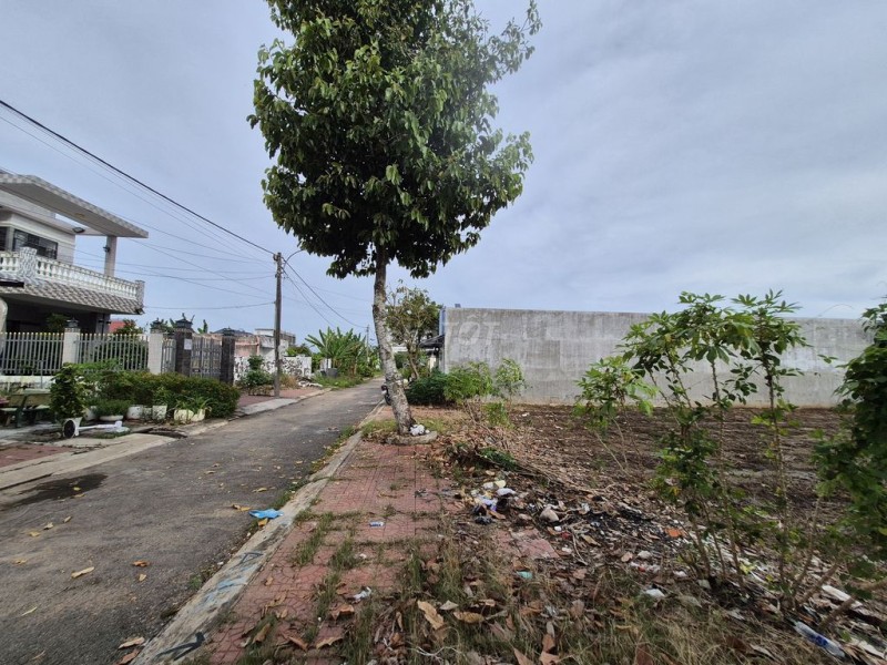 Cho thuê đất nền gần Khu Công nghiệp Hoà Phú - Vĩnh Long