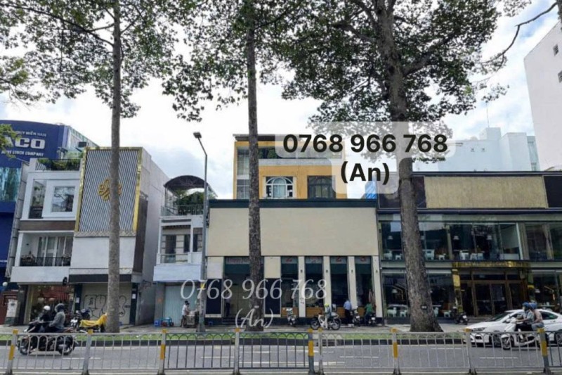 Cho thuê nhà 327 Trần Hưng Đạo Quận 1 DT 12x23m nở hậu Trệt lửng 3 lầu