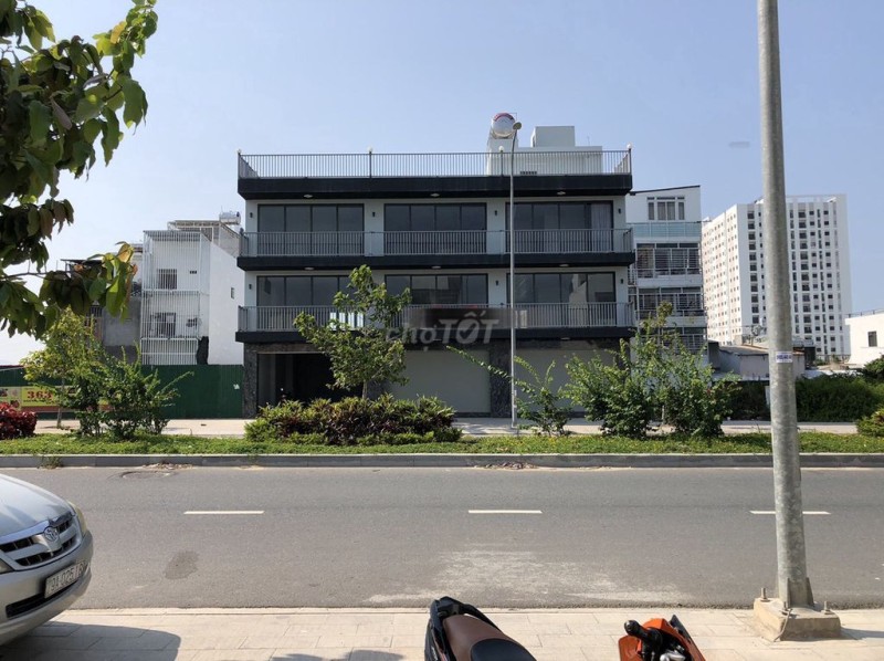 CHO THUÊ NHÀ ĐẸP Ở KINH DOANH 3 TẦNG NGANG 18M GIÁ 120 TRIỆU/THÁNG