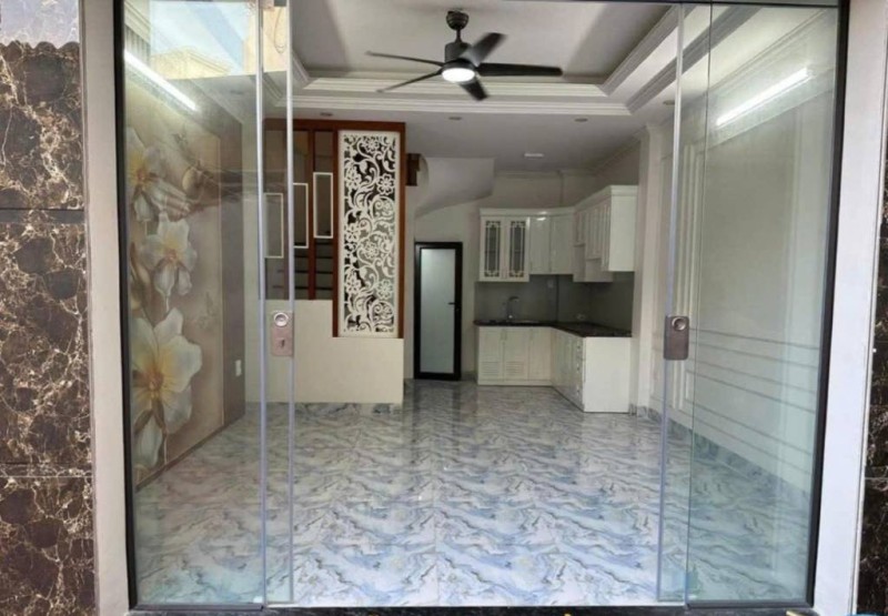 Cho thuê nhà ngõ 254 Minh Khai, Hai Bà Trưng, dt 35M, 5 tầng, giá 15tr, 10m oto tránh